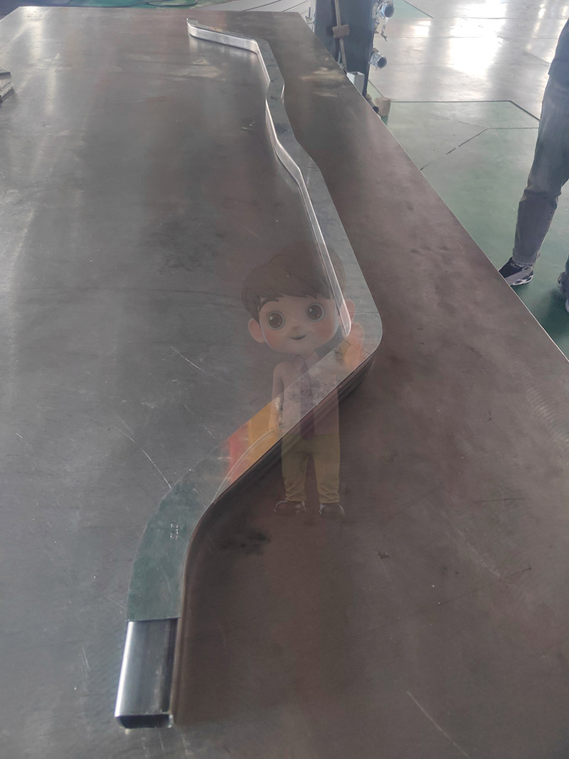Iron bumper bracket for automobiles