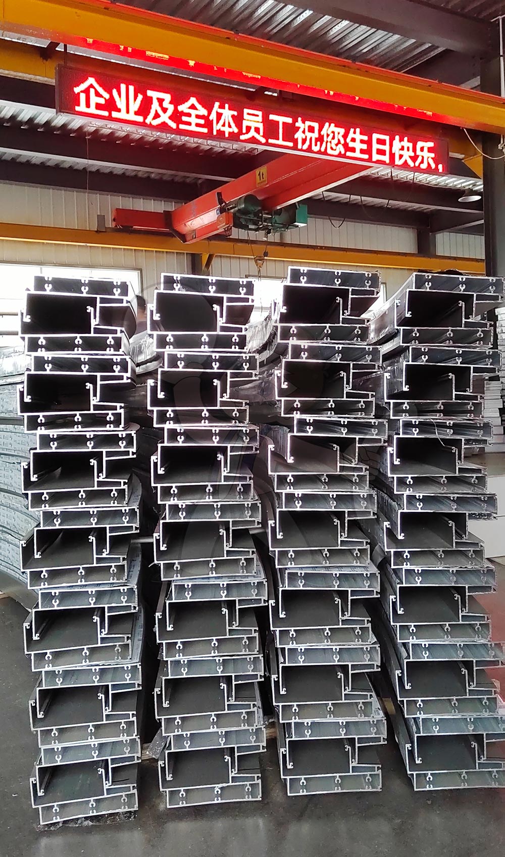 Bending of unit curtain wall profiles