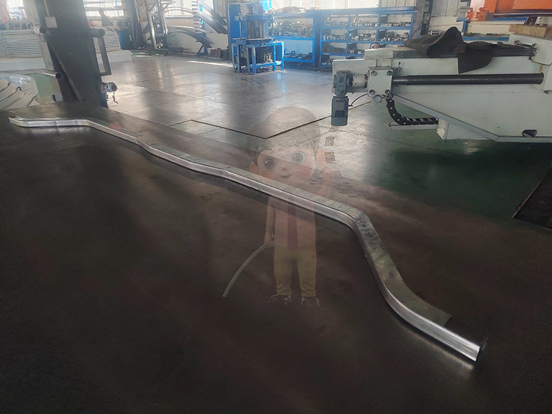 Iron bumper bracket for automobiles