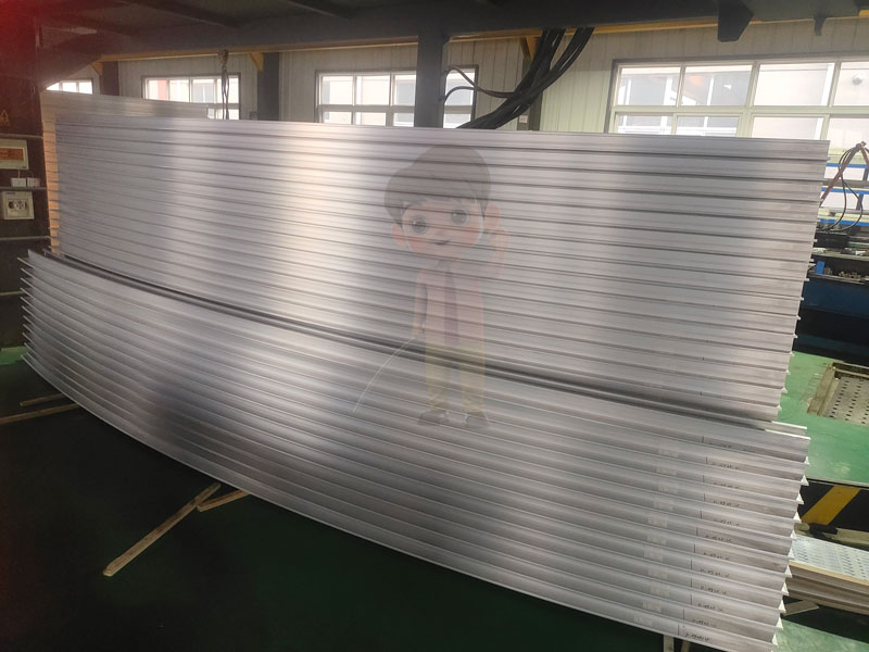 Unit type curtain profile bending