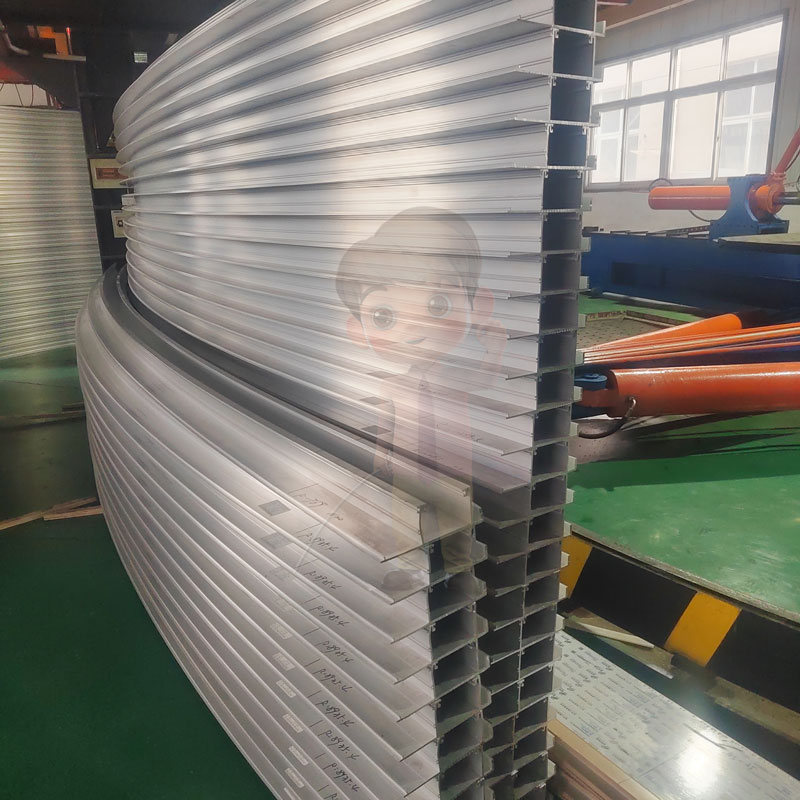 Unit type curtain profile bending